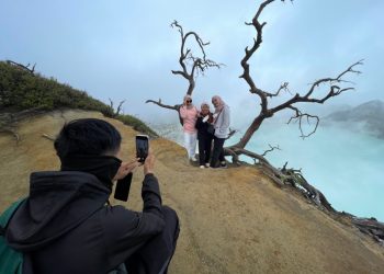 Foto Keindahan dan Eksotisme Kawah Ijen Kini Kembali Dinikmati Wisatawan