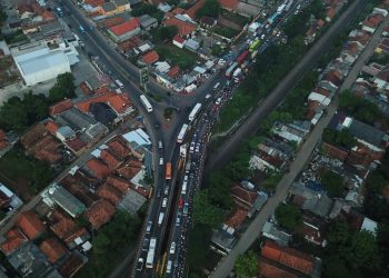 Kemacetan di Simpang Jomin Efek One Way