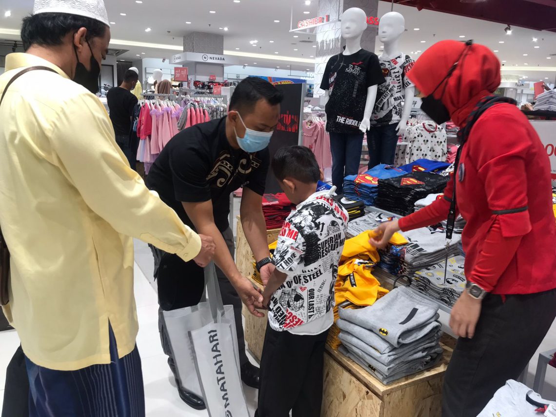 Super Mall Karawaci Berbagi Bersama Anak Yatim