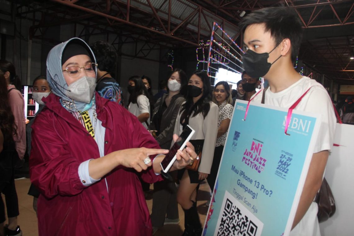 Wadirut BNI Tinjau dan Coba Transaksi Digital