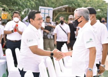 Dukung Ekonomi Berkelanjutan, BSI Bersama Industri Jasa Keuangan dan OJK Tanam 20.000 Pohon Bakau di Pesisir Pantai Bali