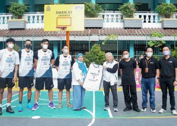 Melanjutkan Pemberdayaan Generasi Muda Indonesia, Indosat Ooredoo Hutchison Bawa Para Pemain IBL ke Sekolah di Indonesia