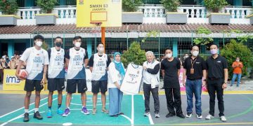 Melanjutkan Pemberdayaan Generasi Muda Indonesia, Indosat Ooredoo Hutchison Bawa Para Pemain IBL ke Sekolah di Indonesia