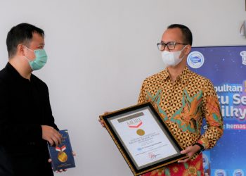 FRISIAN FLAG® Milky Raih Penghargaan Museum Rekor Indonesia (MURI) untuk Lomba Menggambar secara Daring dengan Peserta Terbanyak
