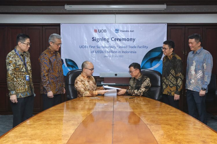 UOB meluncurkan fasilitas Sustainability-Linked Trade dengan Chandra Asri