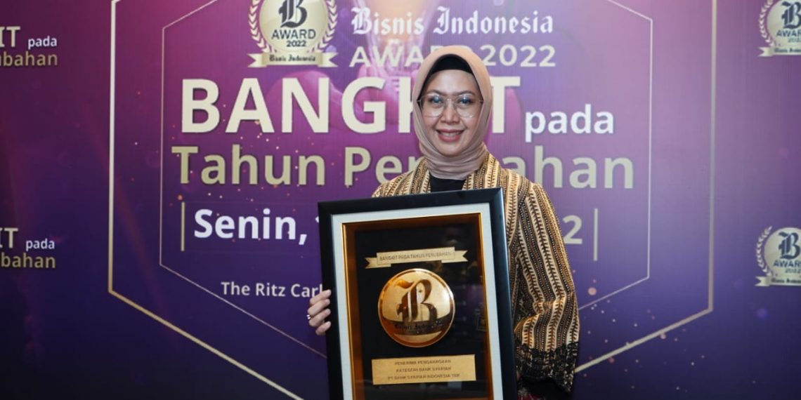 Pimpin Pasar Keuangan Syariah, BSI Raih Penghargaan Bisnis Indonesia Award 2022
