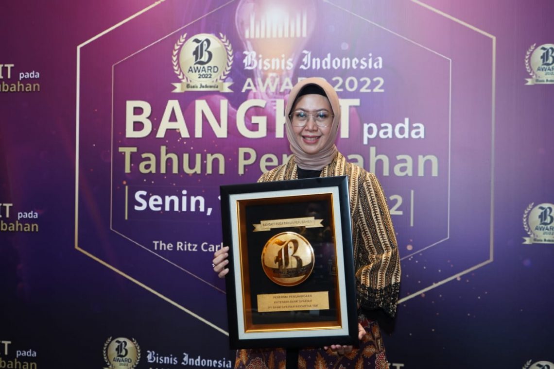 Pimpin Pasar Keuangan Syariah, BSI Raih Penghargaan Bisnis Indonesia Award 2022