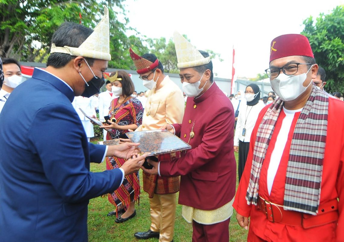 Semarak HUT ke 77 Kemerdekaan RI, Direksi BTN Berbaju Adat