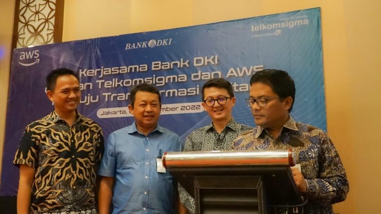 Kerja sama Bank DKI dengan Amazon Web Services dan Telkomsigma terkait pemanfaatan teknologi