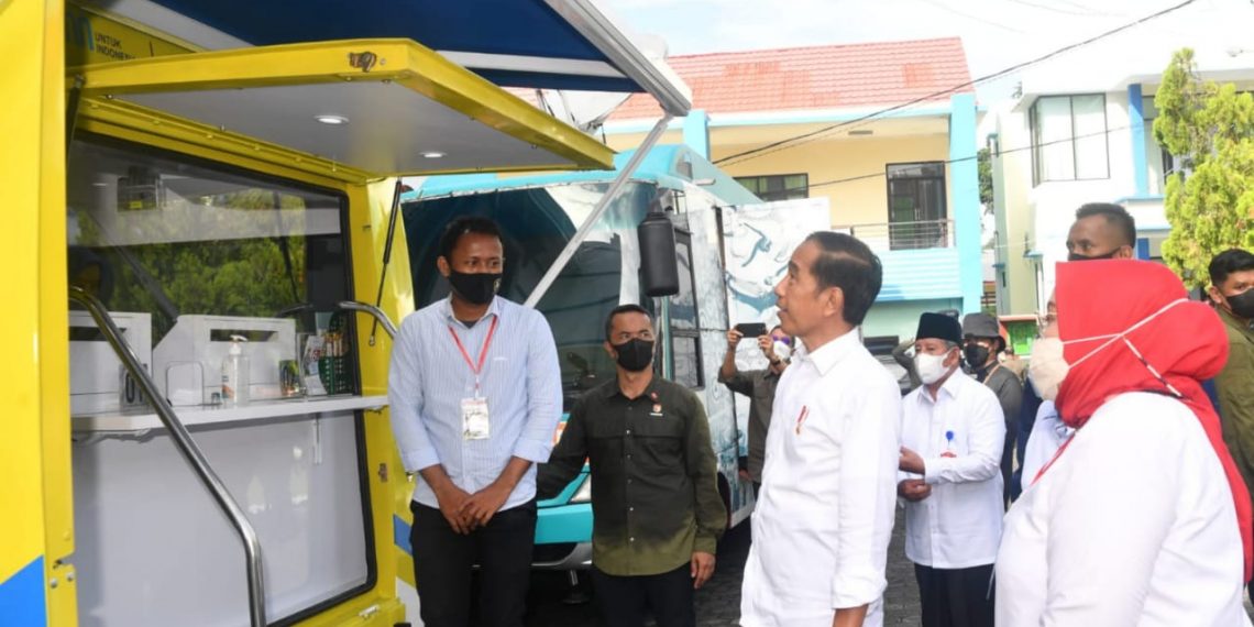 Presiden Jokowi Tinjau Layanan BTN dalam Penyaluran BSU