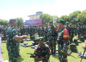 Kasdam XIV/Hasanuddin Tinjau Gelar Riksiapops Satgas Satuan Organik Yonif 721/Mks Di Wilayah Papua