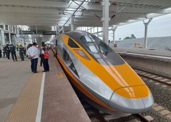 Kereta Cepat Membangun Sejarah dan Peradaban