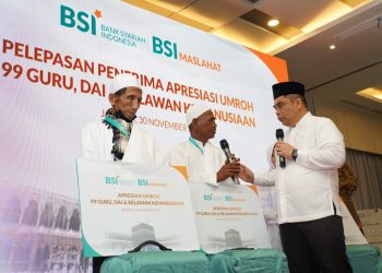 BSI Berangkatkan Umroh 120 Guru, Da’i, Relawan dan Tenaga Medis