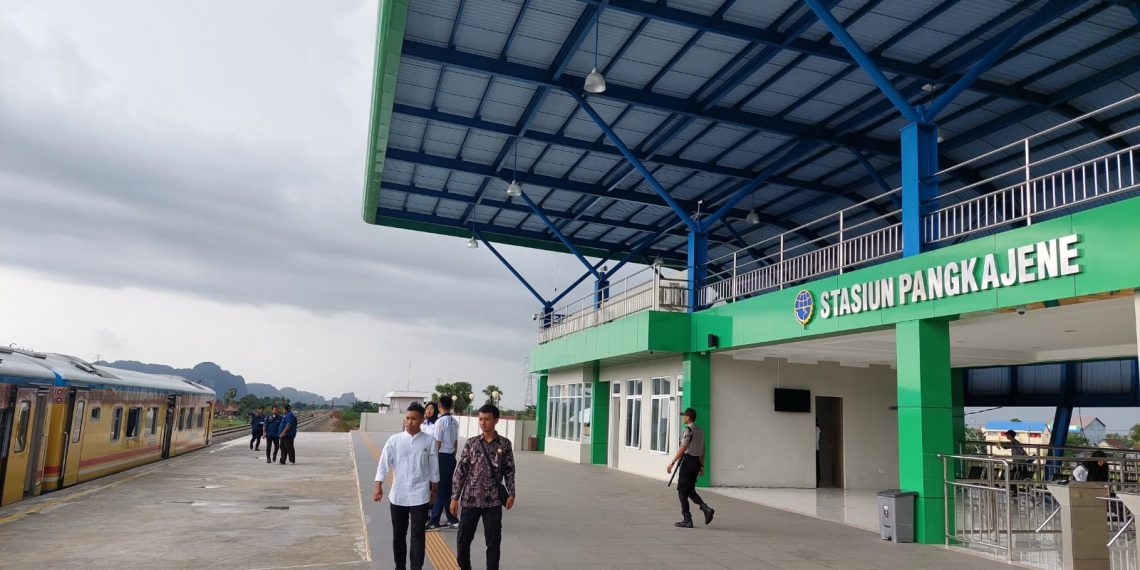 Memanfaatkan KA Di Sulawesi Selatan