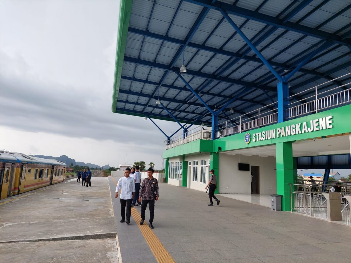 Memanfaatkan KA Di Sulawesi Selatan