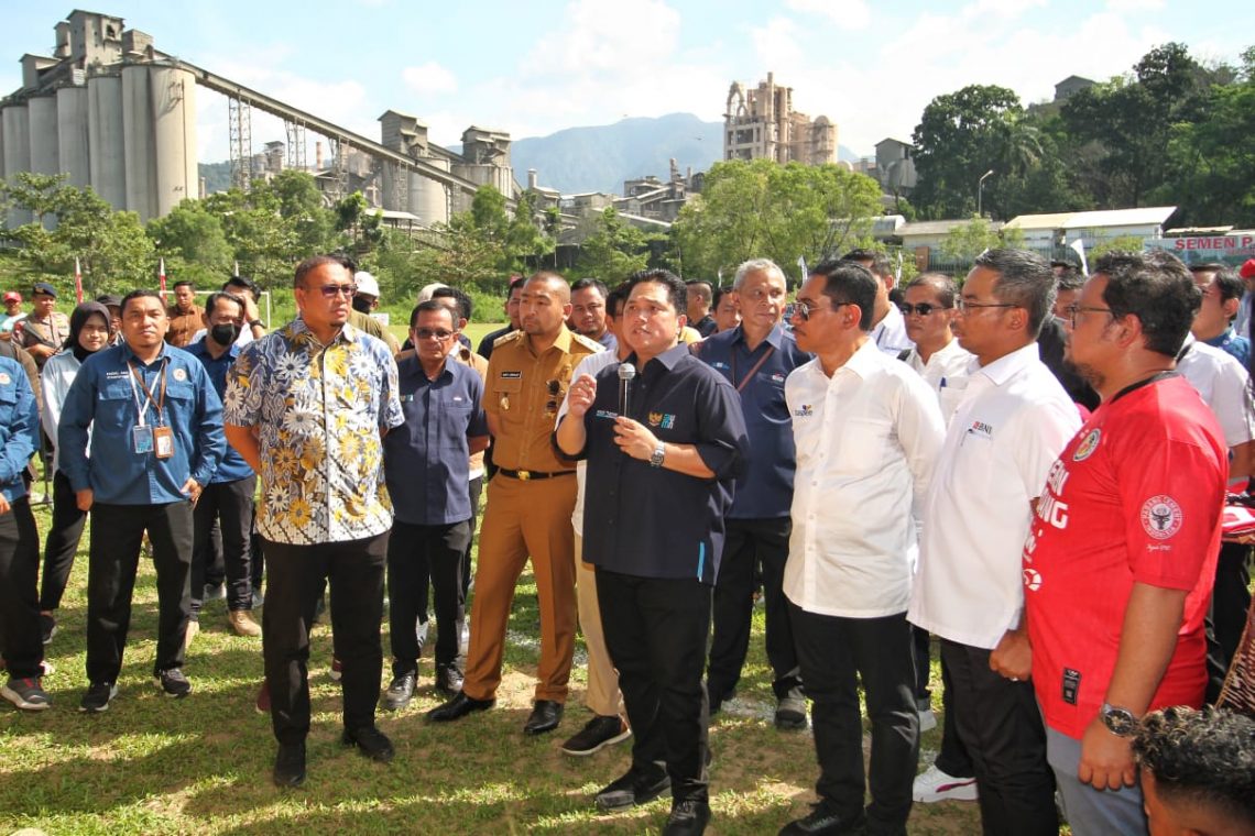 Dukung Perekonomian Sumbar, Erick Thohir Sapa Warga Padang