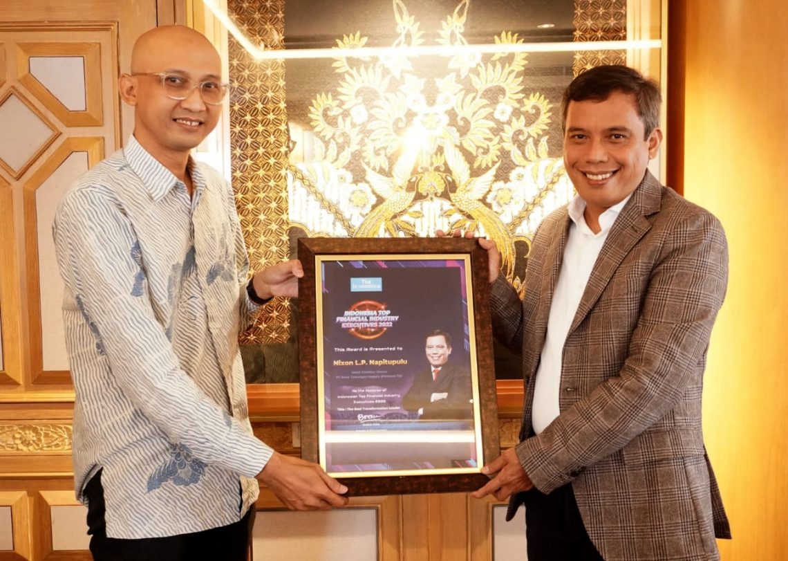 Wadirut BTN Sabet Penghargaan The Best Transformation Leader