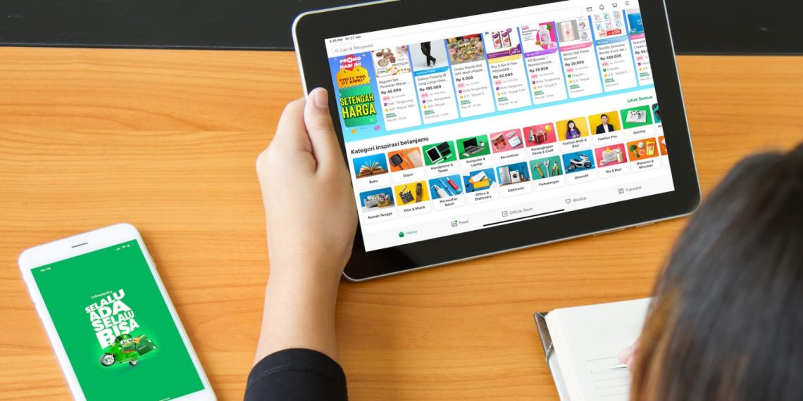 Tren Belanja Online 2022 Gen Z: Mie Instan dan Serum Wajah Jadi Produk Paling Laris di Tokopedia