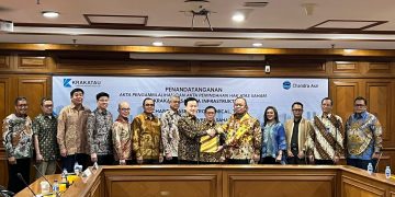 Krakatau Steel dan Chandra Asri Resmi Tandatangani Akta Jual Beli Saham Untuk Penutupan Transaksi