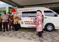Dukung Mutu Pelayanan Kesehatan di Karanganyar, Pasar Modal Indonesia Beri BantuanAmbulans