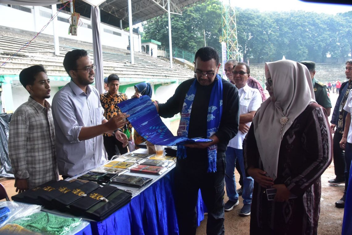 Pastikan Sembako Murah Sampai ke Pelosok Indonesia, Erick Thohir Gelar Pasar Rakyat BUMN di Gresik