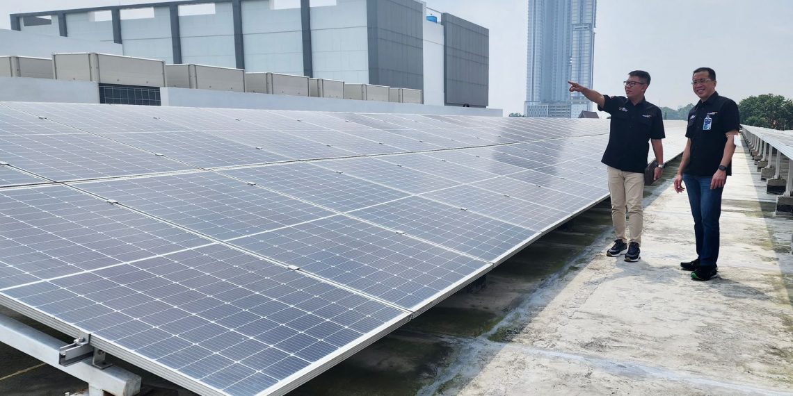 Dorong Implementasi Bisnis Berbasis ESG, Bank Mandiri Pasang 556 Unit Panel Surya