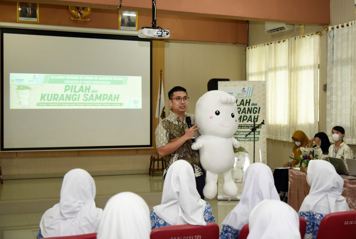 PT. Uni-Charm Indonesia Tbk Pertama Kalinya MengadakanEdukasi Pemilahan Sampah untuk Siswa SMABekerjasama dengan Japanese Partners dari Japan Foundationuntuk Berkontribusi pada Pengurangan Sampah