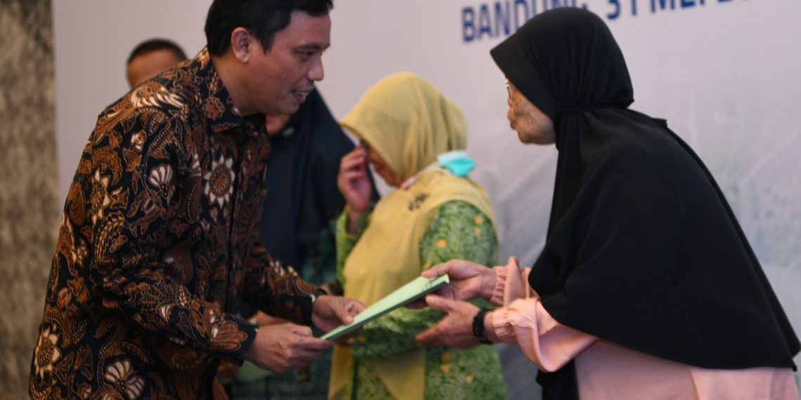 Masyarakat Terima Sertifikat, Ini Bukti Komitmen BTN