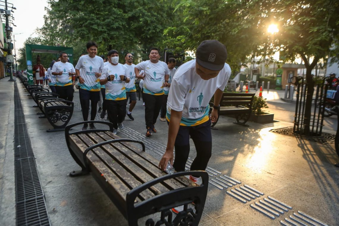 BSI Kumpulkan Lebih dari 5.000 Sampah Botol Plastik di Jogja Marathon 2023
