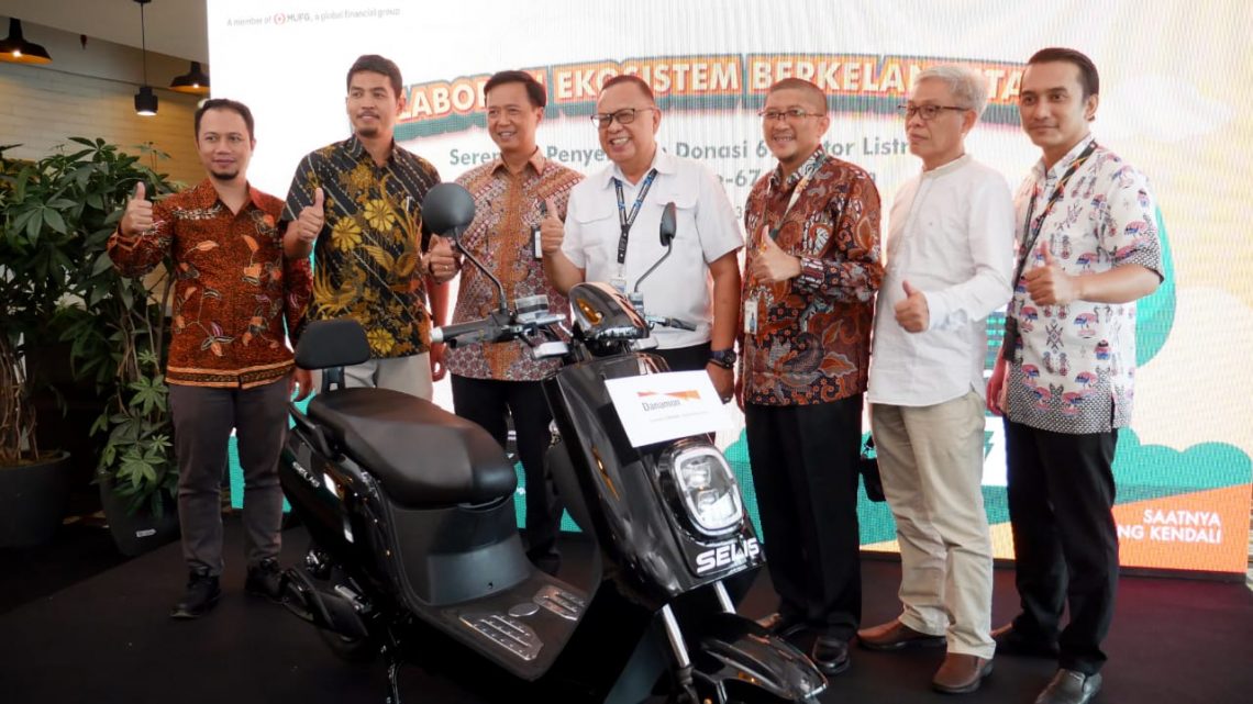 Seremoni Penyerahan Donasi 67 Motor Listrik PT Bank Danamon Indonesia Tbk