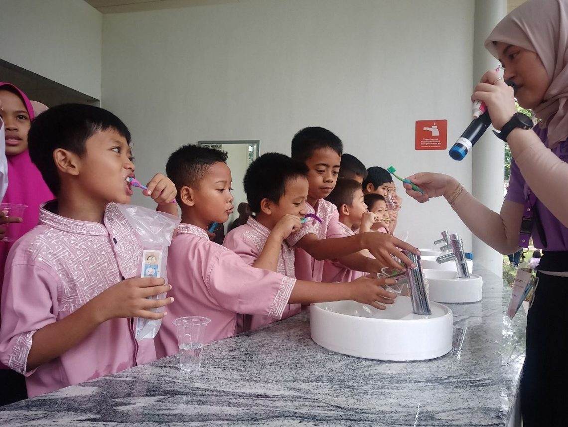 Peringati Hari Anak Nasional, BSI Maslahat dan BSI Dukung Pemeriksaan Karies Gigi di Tebet