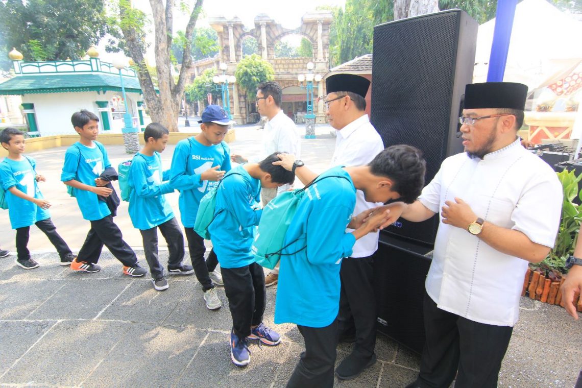 Peringati Milad ke-1, BSI Maslahat Bahagiakan 1.111 Yatim Dhuafa