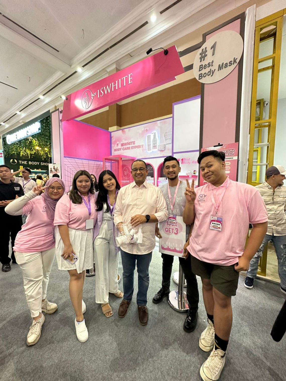 Anies Baswedan Dan Istri Dukung Brand Lokal IsWhite