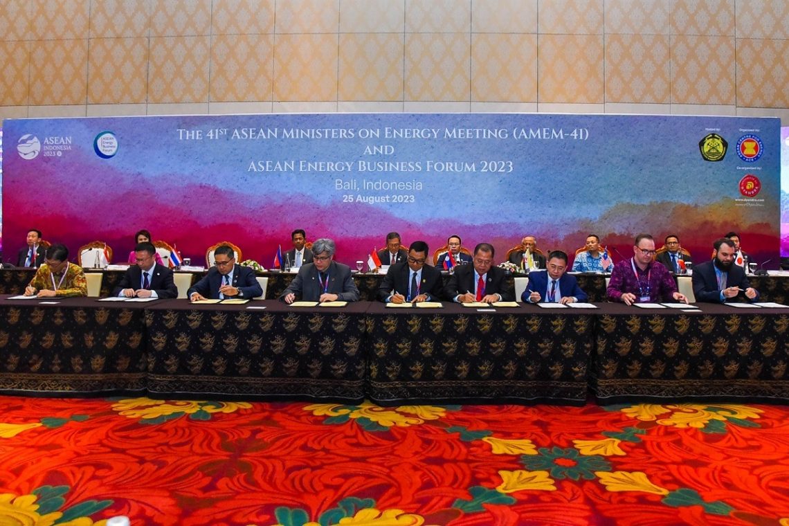 ASEAN Centre for Energy (ACE) Perkuat Kemitraan Regional Melalui Berbagai Nota Kesepahaman