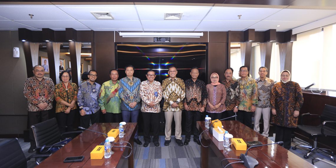 Robby Setiabudi Madjid Resmu Dilantik Sebagai Direktur Keuangan Dan Umum Petrokimia Gresik