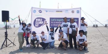 Lets Do Its Dalam Aksi World Cleanup Daydi Pantai Tanjung Pasir