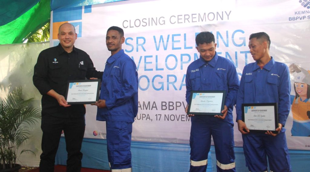 Siapkan Masyarakat Hadapi Dunia Kerja, SSB Luluskan 15 Peserta Welding Development Program
