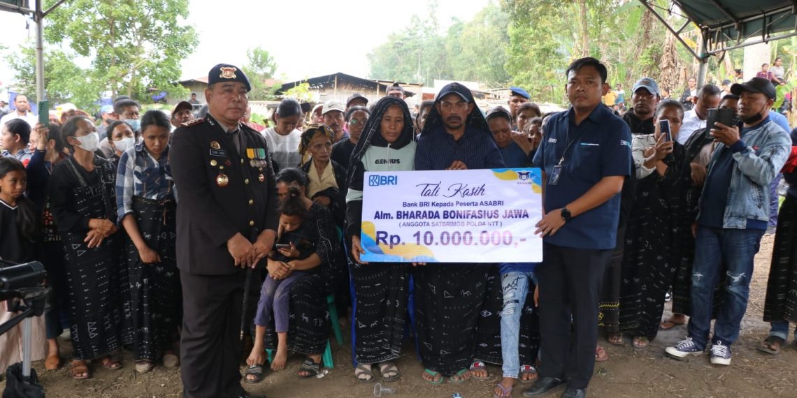 Asabri Berikan Manfaat Jaminan Kecelakaan Kerja Kepada Ahli Waris Bharatu(Anumerta) Alm. Bonifasius Jawa Dan Menjamin Biaya Perawatan Dan Pengobatan Bharatu Rani Yohanes Seran Sampai Sembuh