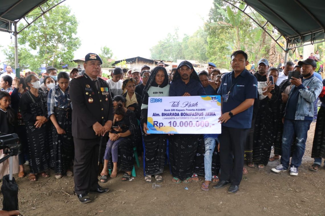 Asabri Berikan Manfaat Jaminan Kecelakaan Kerja Kepada Ahli Waris Bharatu(Anumerta) Alm. Bonifasius Jawa Dan Menjamin Biaya Perawatan Dan Pengobatan Bharatu Rani Yohanes Seran Sampai Sembuh