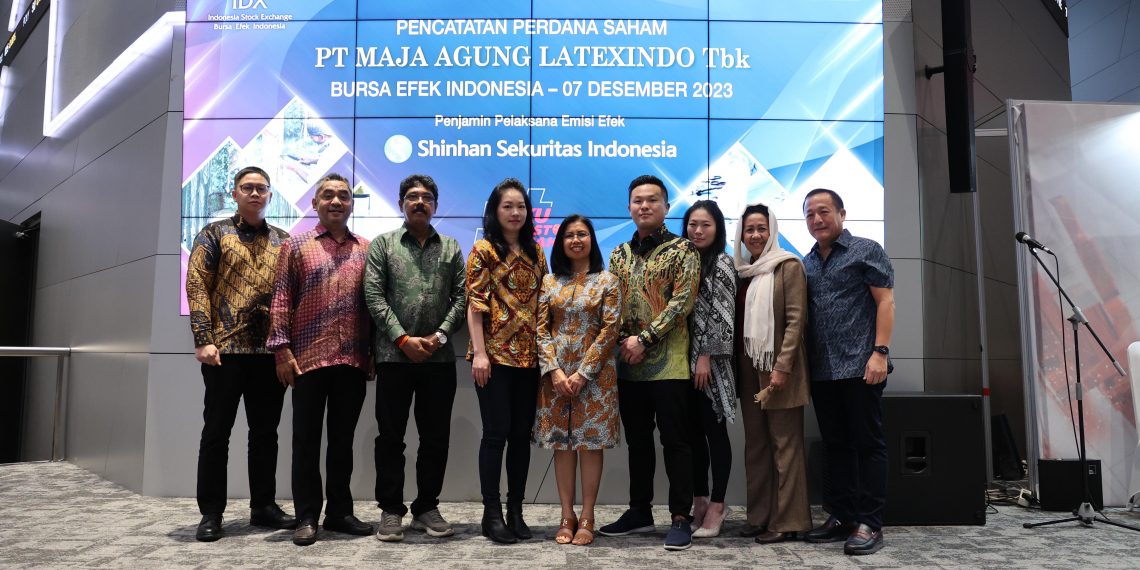 Suri, Produsen Sarung Tangan Melantai Di Bursa