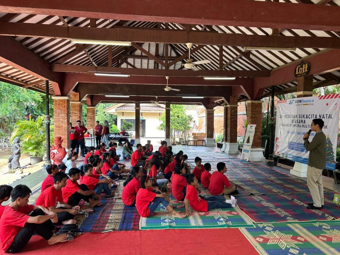 WOM Finance Berbagi Kasih Natal bersamaAnak-Anak Panti Asuhan