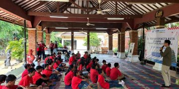 WOM Finance Berbagi Kasih Natal bersamaAnak-Anak Panti Asuhan