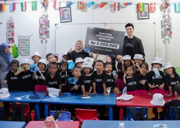 Peduli Pendidikan Indonesia, Elvicto Salurkan Donasi dan Berbagi Kebahagiaan dengan Sekolah Alternatif Anak Jalanan (SAAJA)