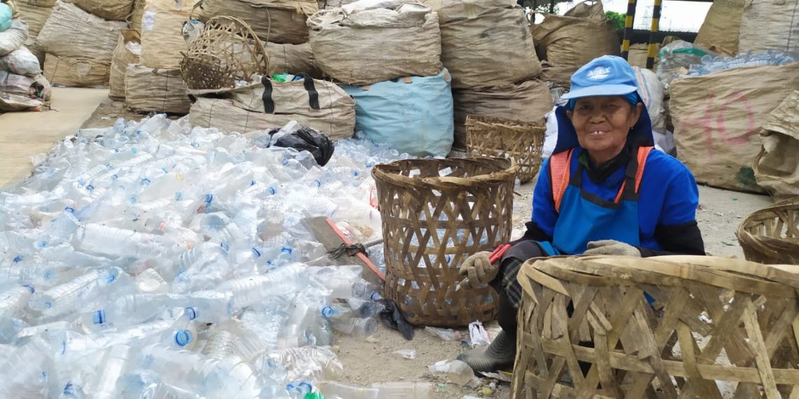 Berdayakan Para Pemulung Jadi Pelaku Industri Ekonomi Sirkular,Unit Bisnis Daur Ulang Dampingan AQUA Berkontribusi dalam Pengelolaan Sampah Plastik di Indonesia