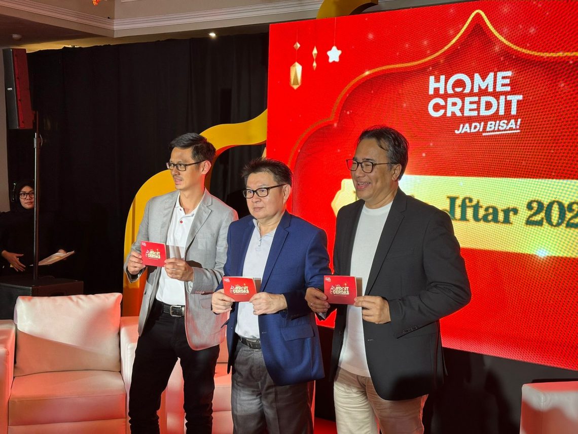 Bulan Ramadan, Home Credit Salurkan Makanan dan Buku Saku Literasi Keuangan Kepada 2.500 Penerima Manfaat di 35 Kota