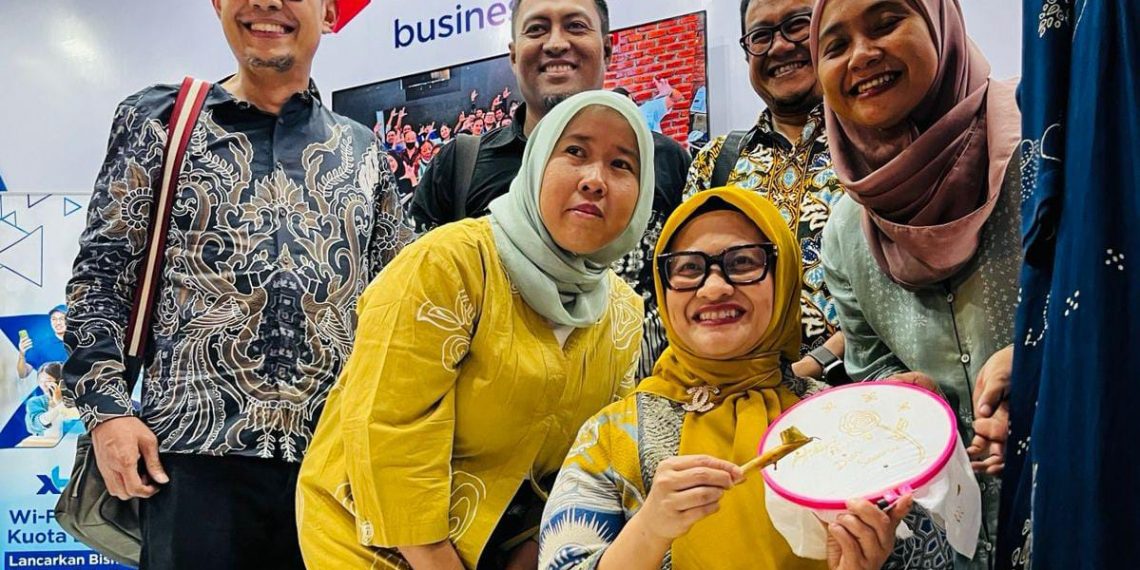 Konsisten Dukung Digitalisasi UKM XL Axiata Sosialisasi Solusi Digital dan Sisternet di HUT ke-44 DEKRANAS