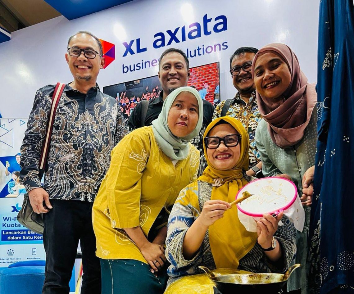 Konsisten Dukung Digitalisasi UKM XL Axiata Sosialisasi Solusi Digital dan Sisternet di HUT ke-44 DEKRANAS