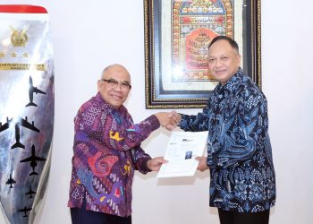 Dirut Asabri Serahkan Jaminan Pensiun Untuk Marsekal Fadjar Prasetyo