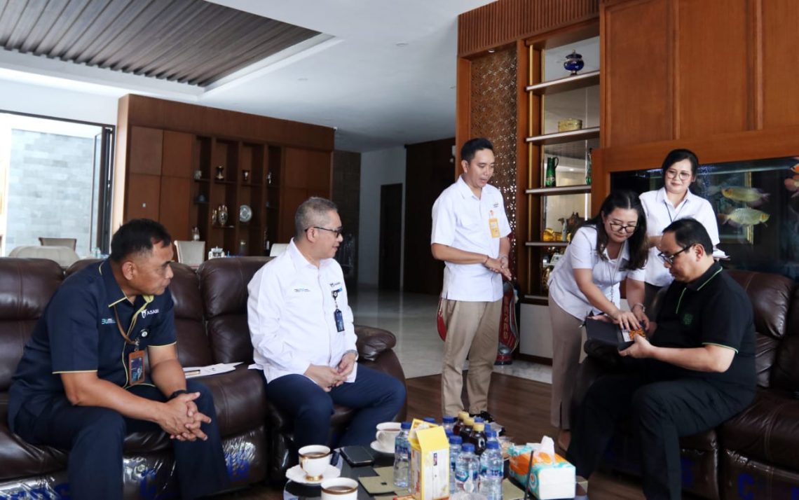 ASABRI Serahkan Manfaat Tabungan Hari Tua (THT) dan Jaminan Pensiun Pertama Kepada Wakil Kepala Kepolisian Negara Republik Indonesia Komjen Pol (Purn) Gatot Eddy Pramono