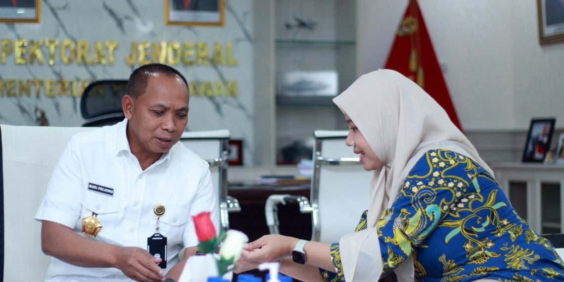 ASABRI Serahkan Pensiun Pertama Irjen Kemhan RI 